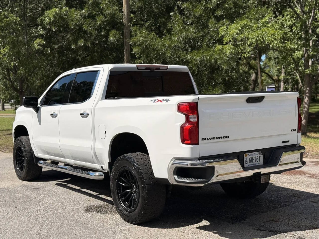 Used 2020 Chevrolet Silverado 1500 LTZ w/ LTZ Plus Package AWD/4WD image 3