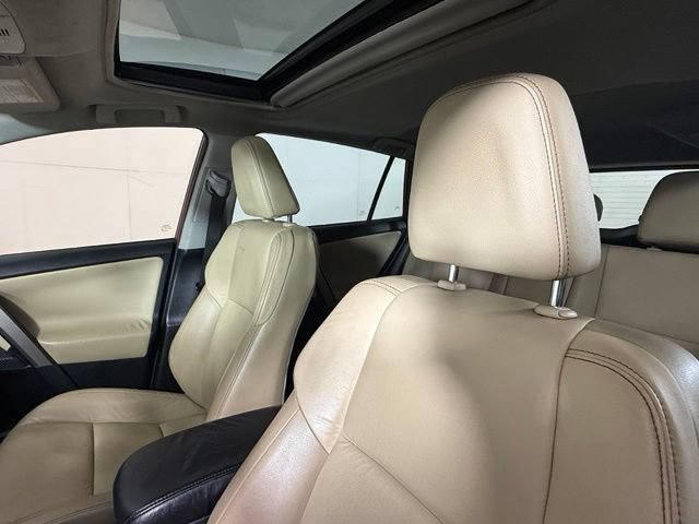 Used 2015 Toyota RAV4 Limited w/ Technology Package AWD/4WD image 5