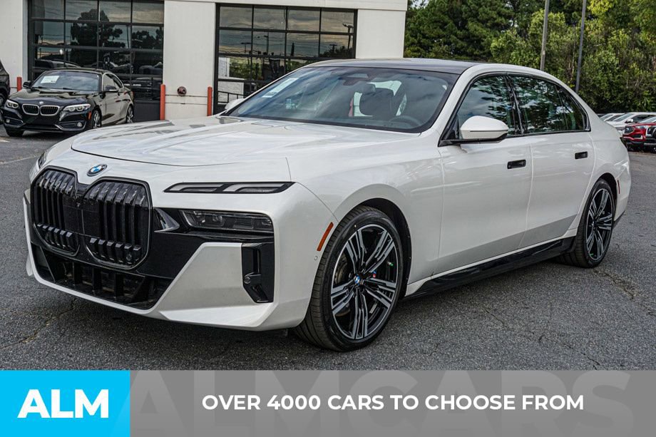 Used 2025 BMW i7 eDrive50 w/ M Sport Package image 3