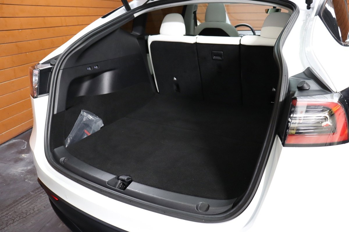 Used 2022 Tesla Model Y Performance AWD/4WD image 14