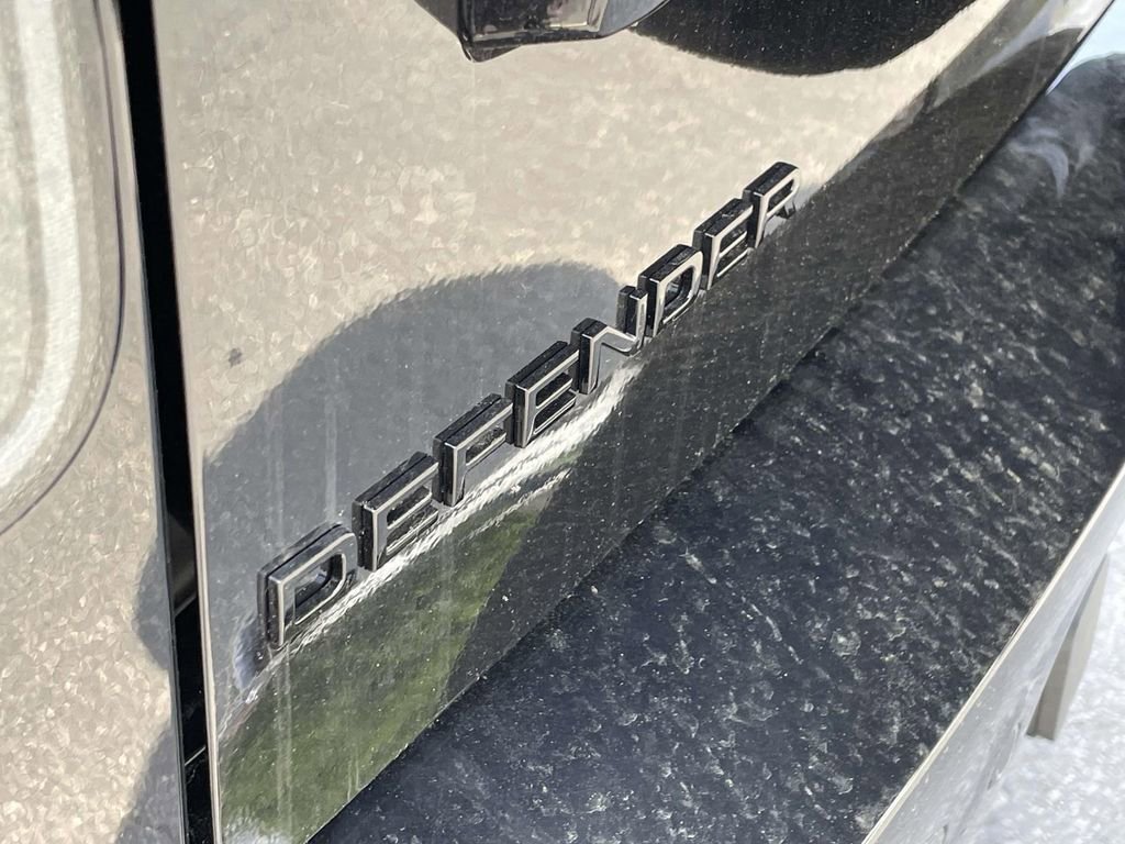 New 2026 Land Rover Defender 130 X-Dynamic SE AWD/4WD image 8