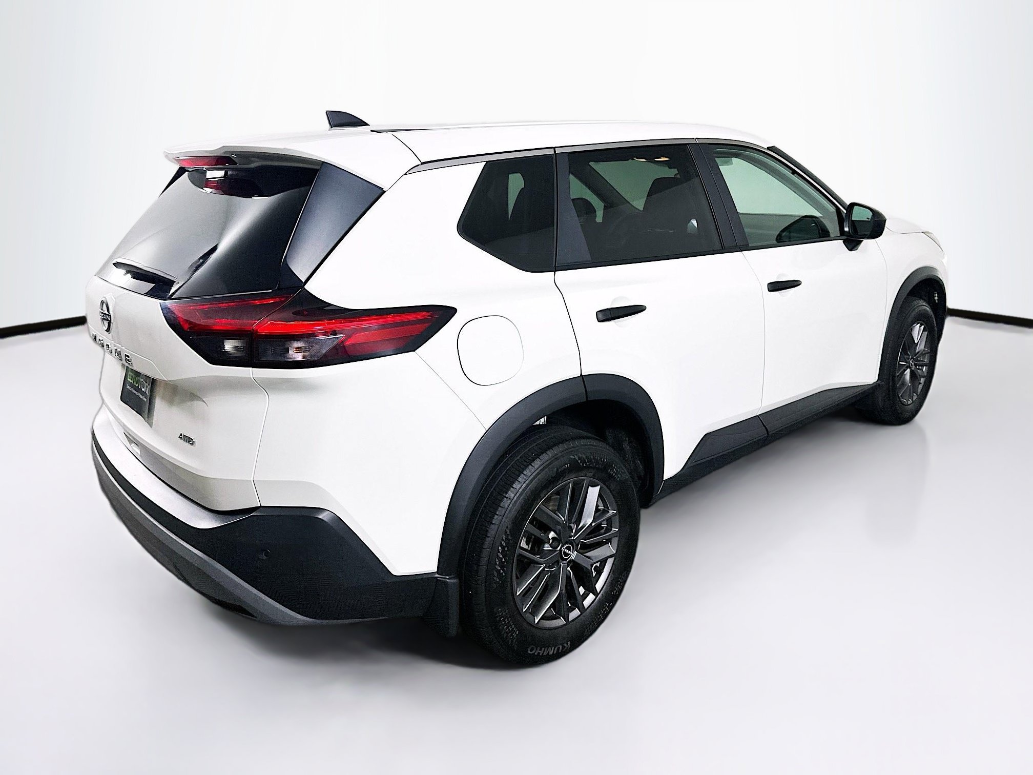 Used 2023 Nissan Rogue S AWD/4WD image 9
