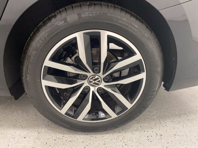 Used 2026 Volkswagen Jetta SE FWD image 8