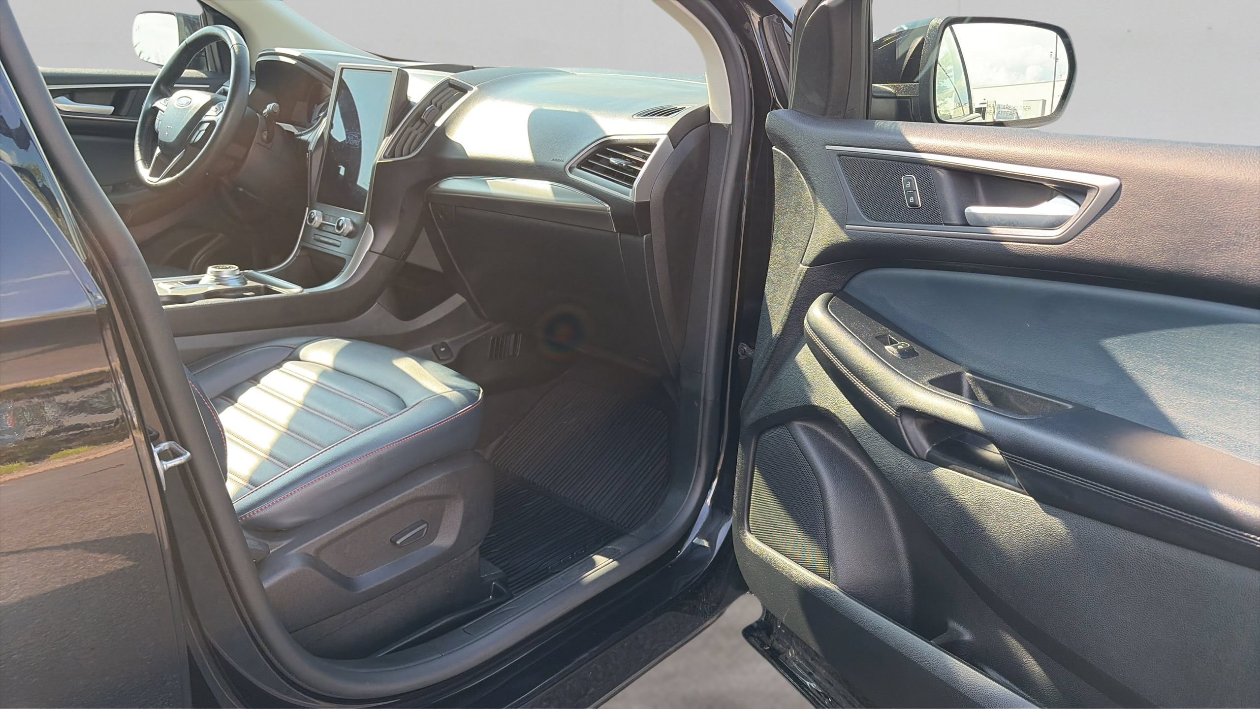 Used 2024 Ford Edge SEL w/ Sport Appearance Package AWD/4WD image 18