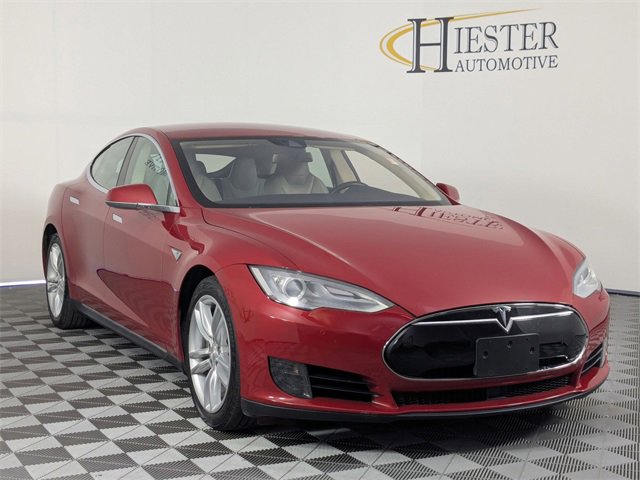 Used 2015 Tesla Model S 85D image 2