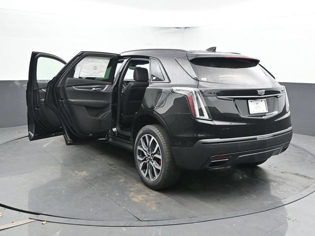 New 2026 Cadillac XT5 Sportv w/ LPO, Floor Liner Package AWD/4WD image 47