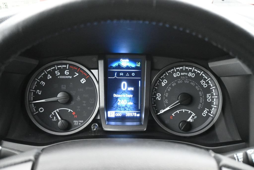 Used 2022 Toyota Tacoma TRD Sport w/ Technology Package AWD/4WD image 8