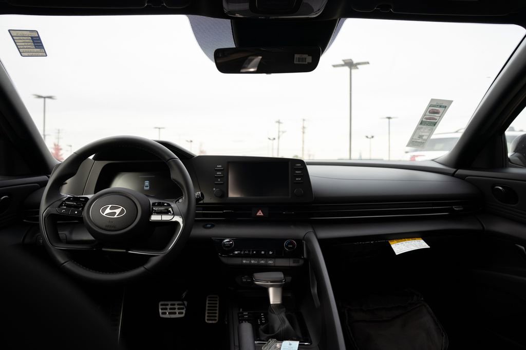 New 2025 Hyundai Elantra Sport image 15