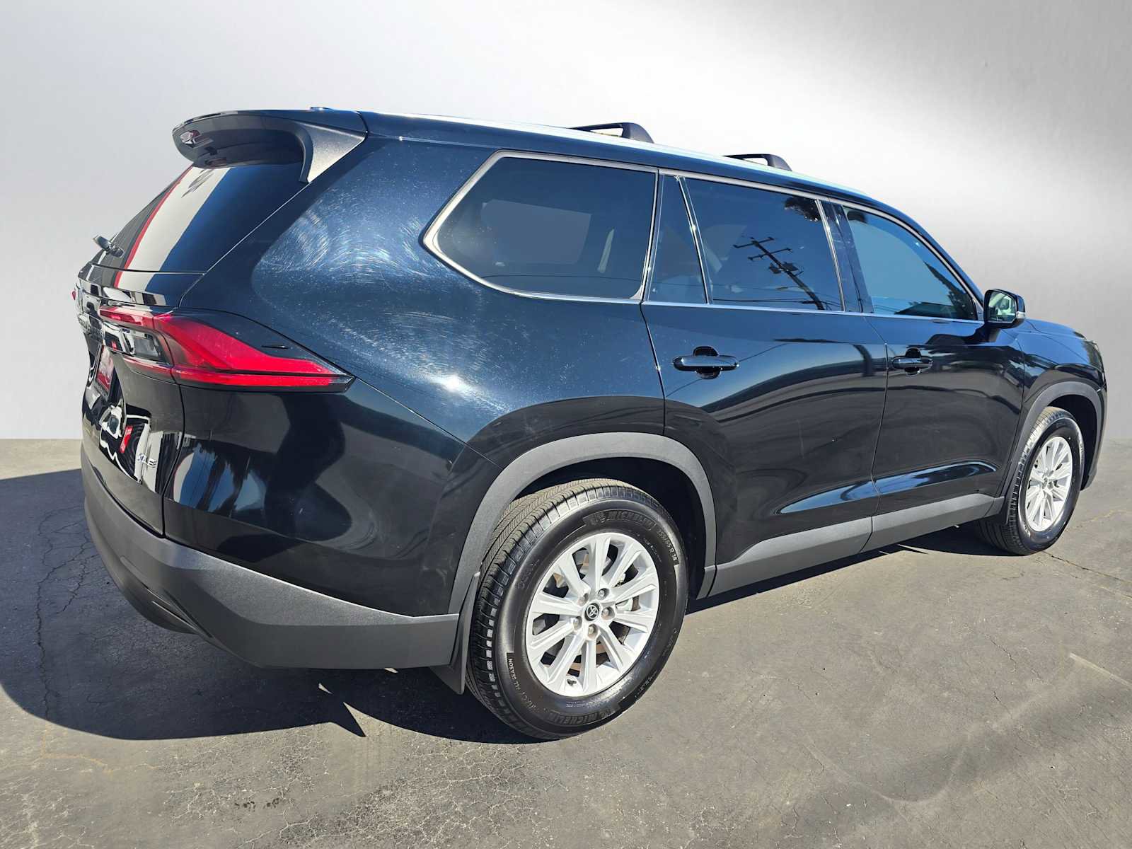 Used 2024 Toyota Grand Highlander XLE image 3