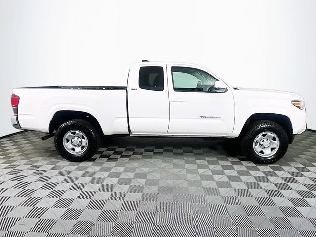 Used 2023 Toyota Tacoma SR5 AWD/4WD image 9