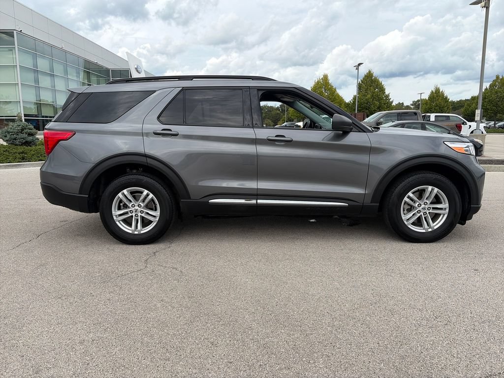 Used 2024 Ford Explorer XLT w/ Equipment Group 202A AWD/4WD image 8