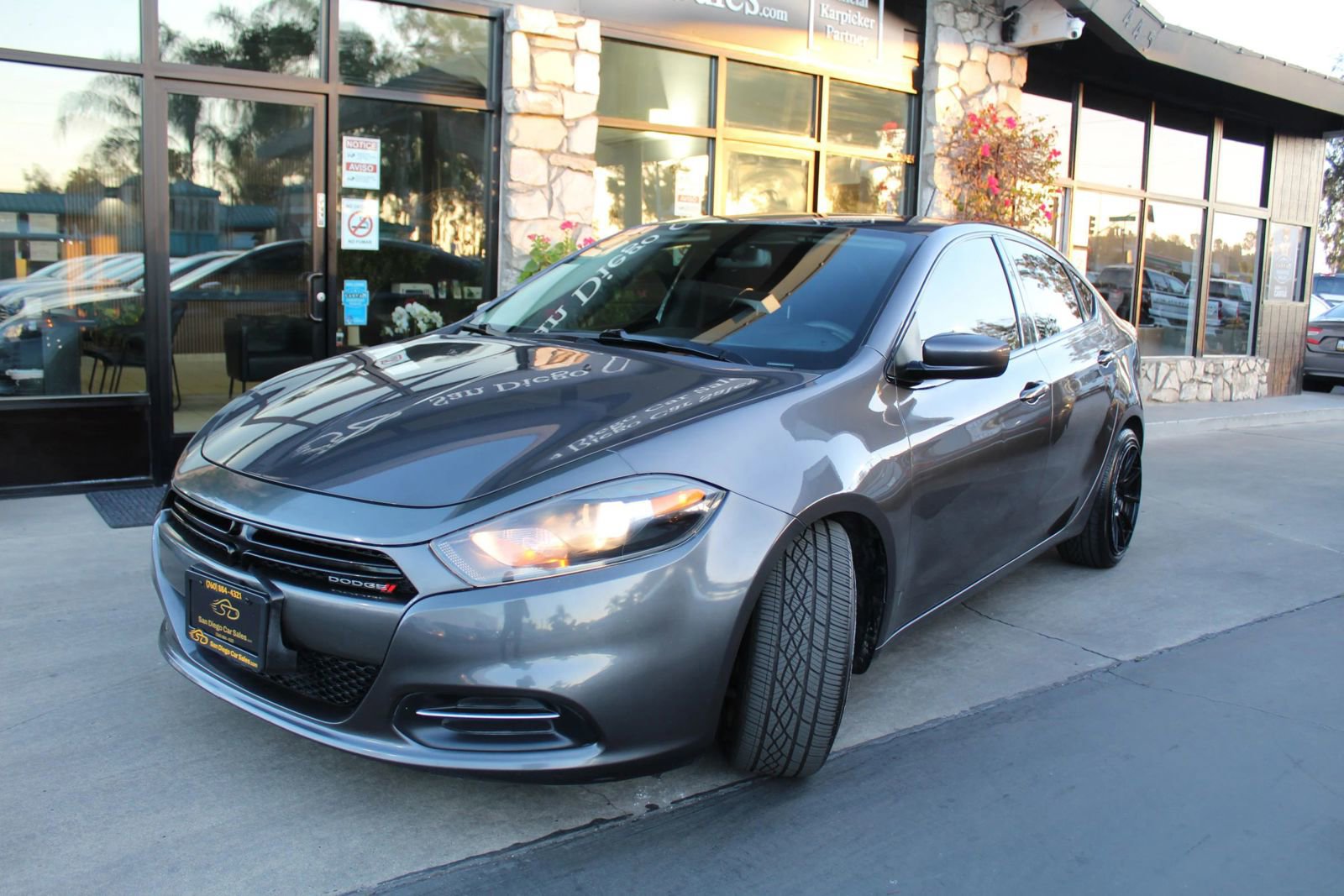 Used 2015 Dodge Dart SXT FWD image 1
