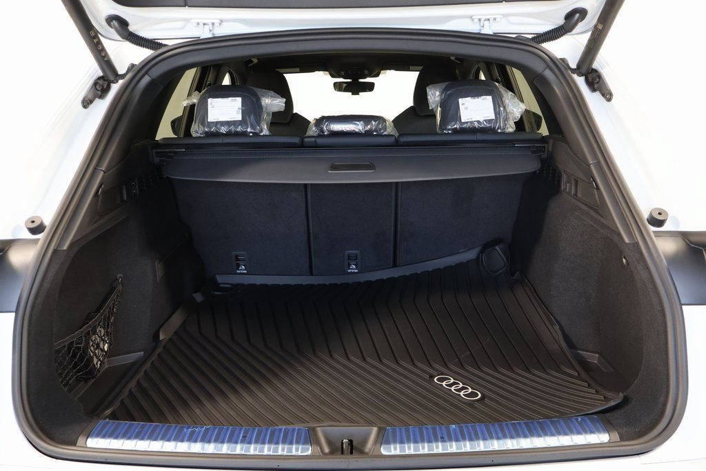 New 2026 Audi SQ5 Premium Plus AWD/4WD image 8