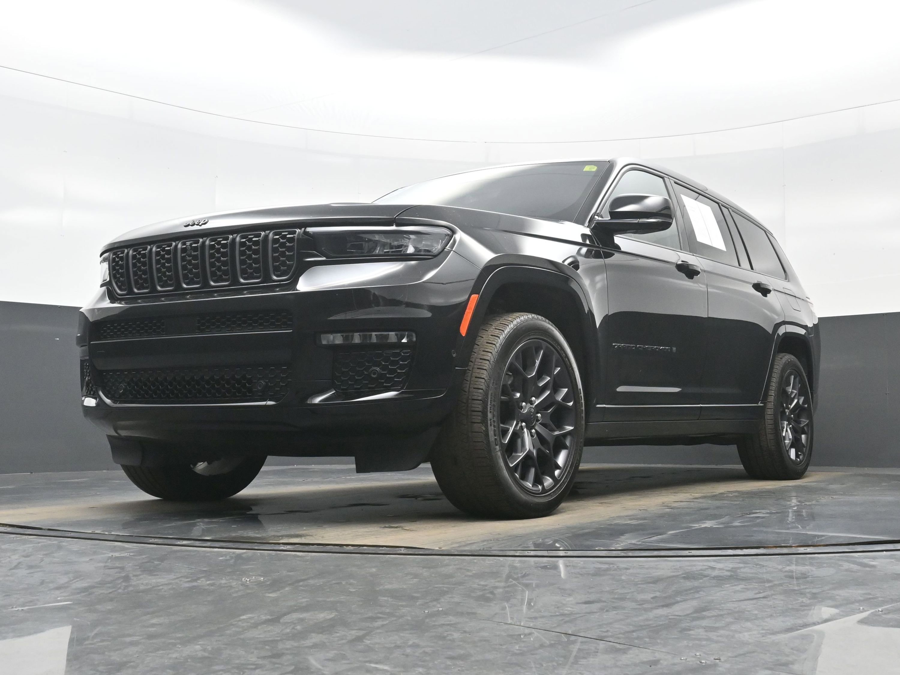 Used 2025 Jeep Grand Cherokee L Summit image 27