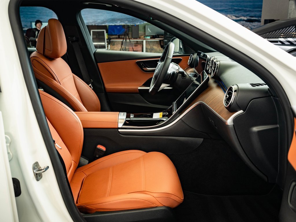Certified 2025 Mercedes-Benz C 300 4MATIC Sedan image 21