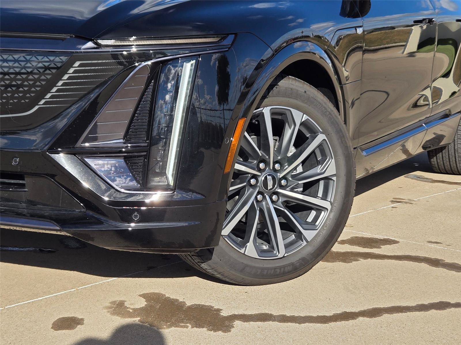 New 2026 Cadillac Lyriq Premium Luxury AWD/4WD image 7
