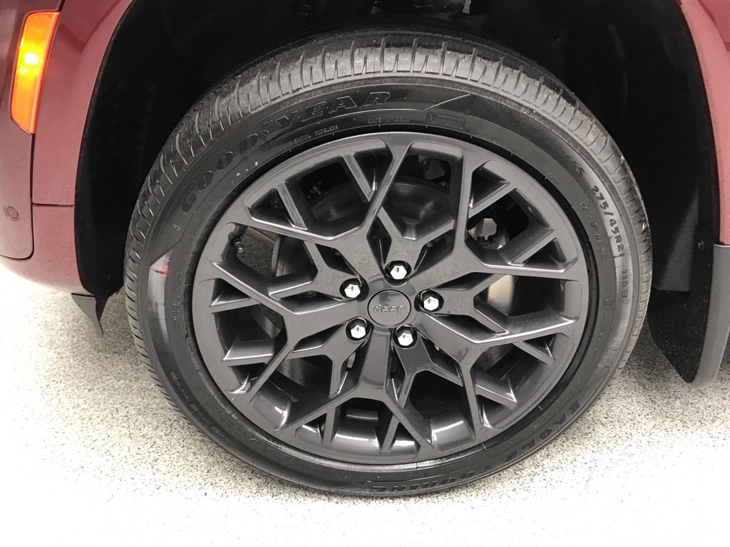 New 2026 Jeep Grand Cherokee L Summit image 2