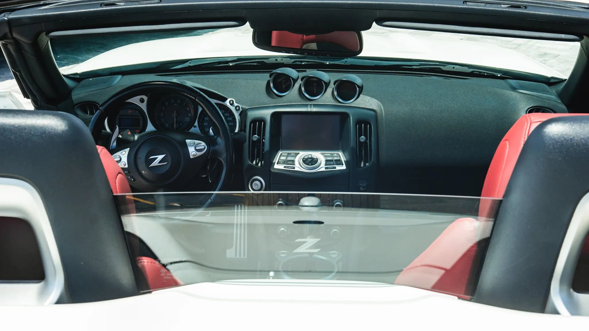 Used 2013 Nissan 370Z Touring w/ Sport Pkg RWD image 12