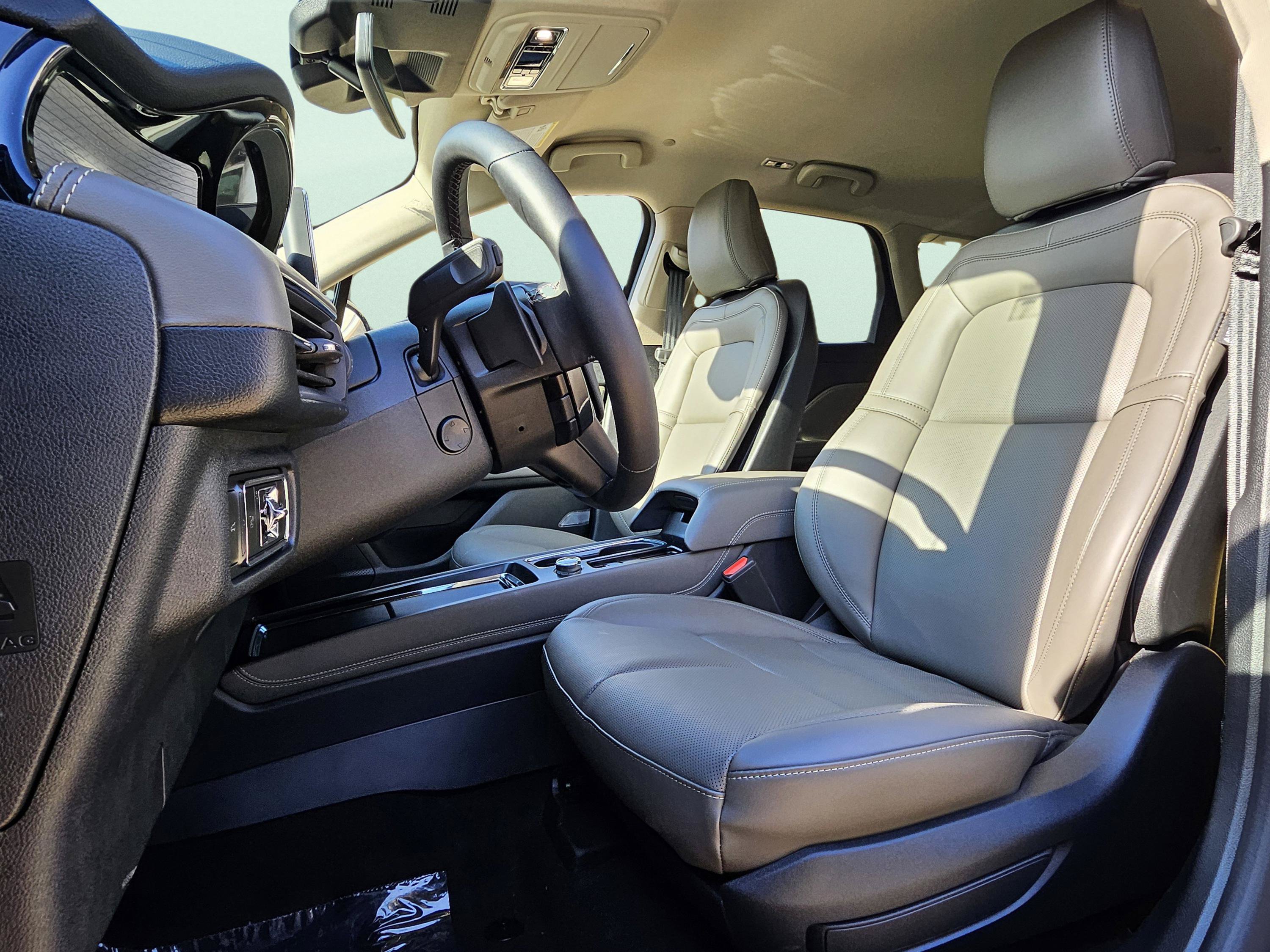 New 2026 Lincoln Corsair Premiere AWD/4WD image 12