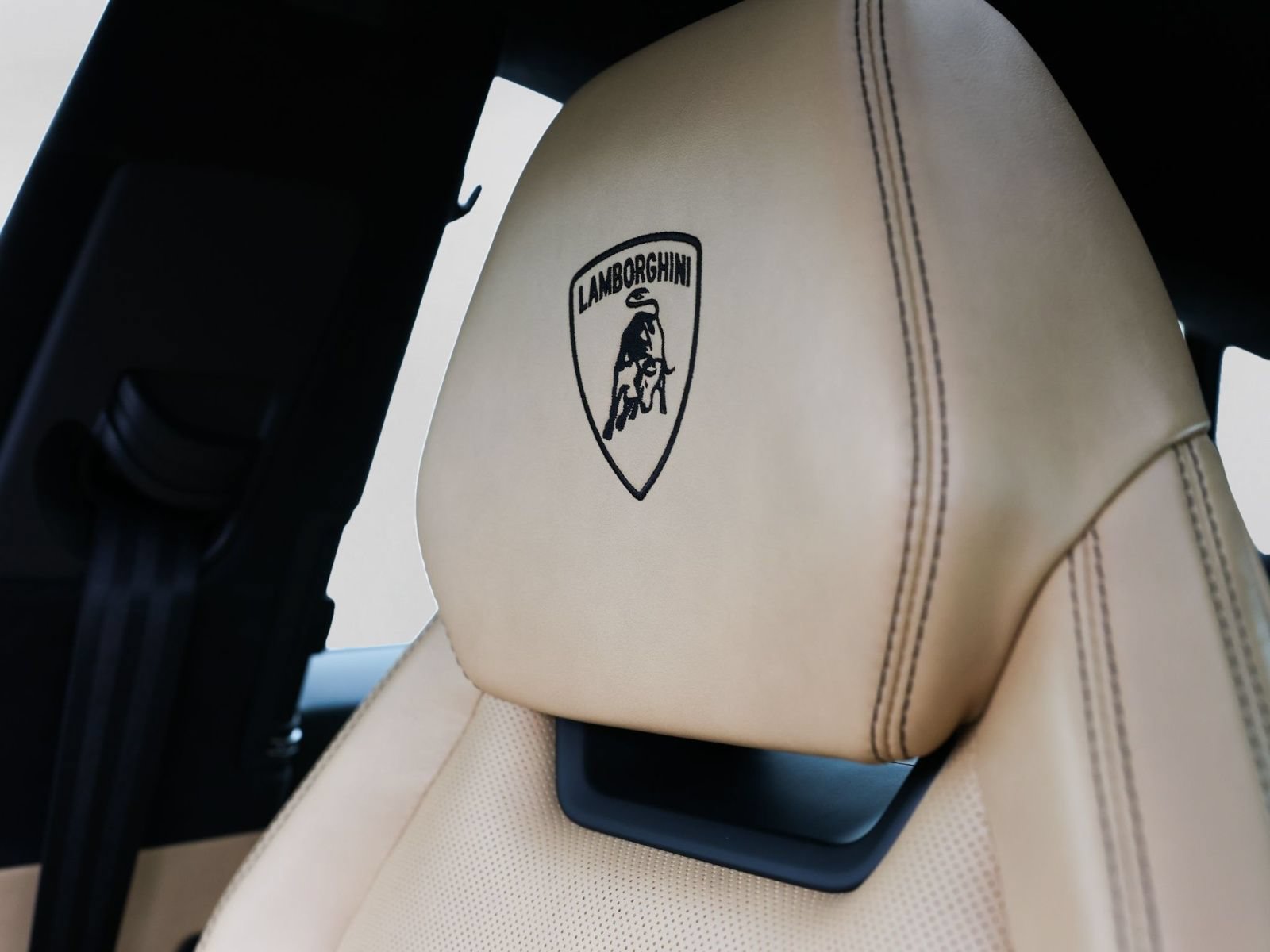 Used 2019 Lamborghini Urus AWD/4WD image 20