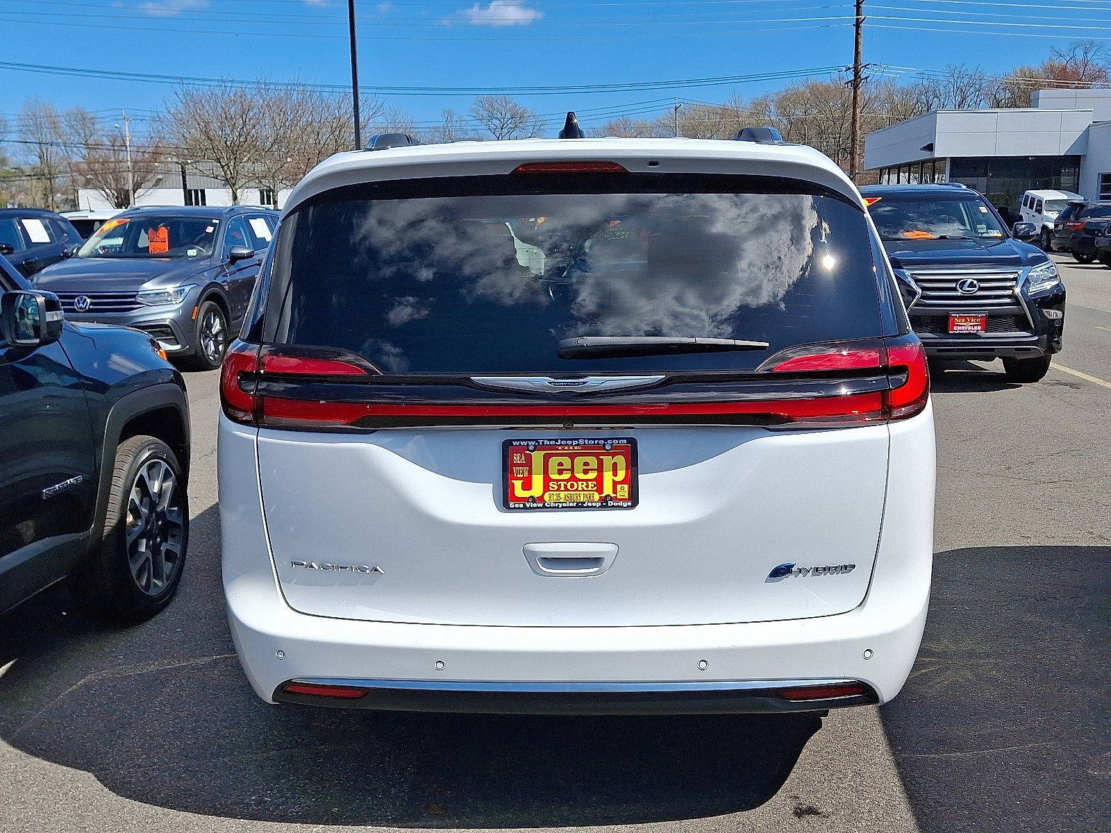 Certified 2024 Chrysler Pacifica Pinnacle image 5