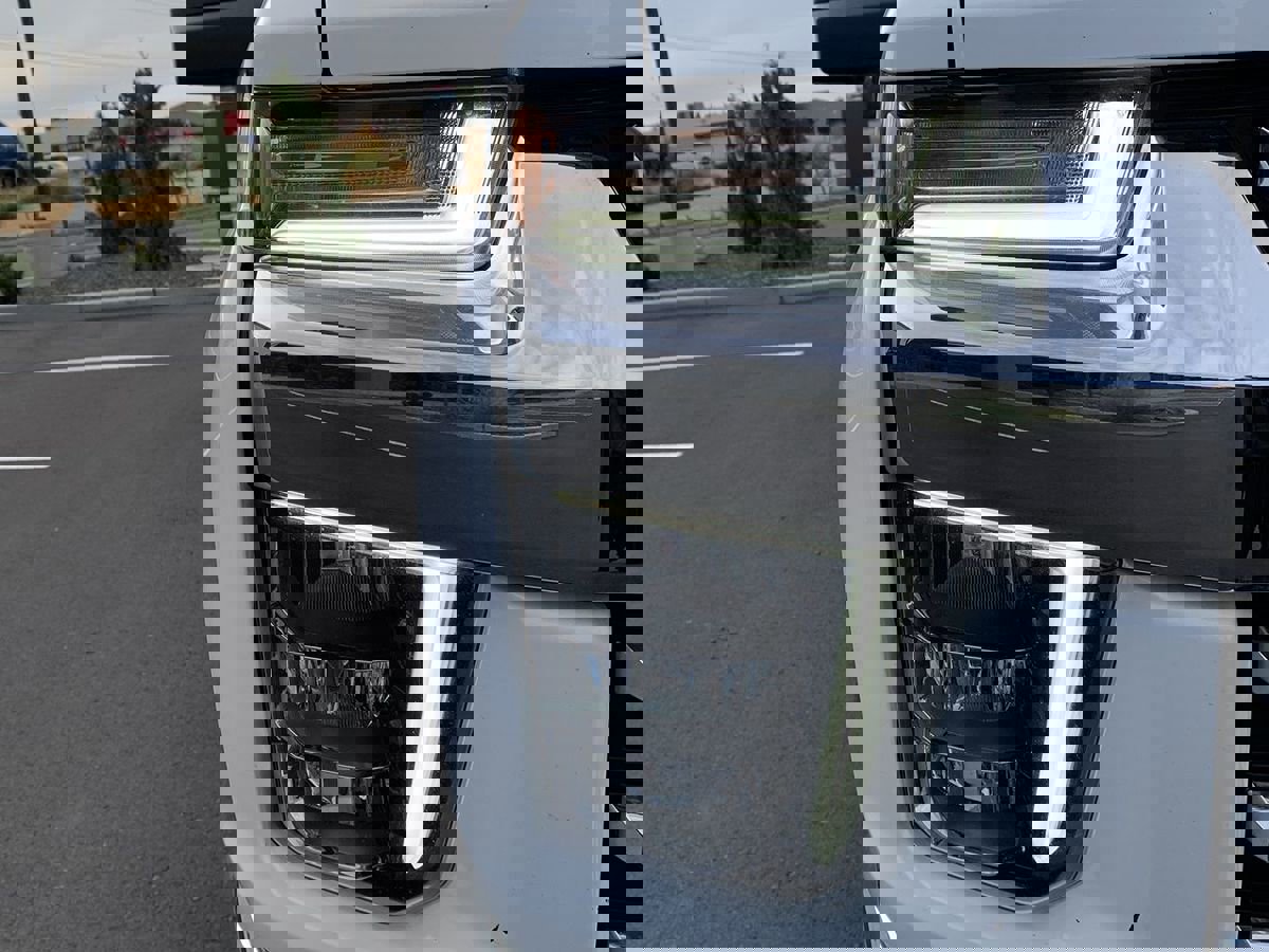 Used 2021 Chevrolet Silverado 3500 LTZ w/ LTZ Convenience Package image 9