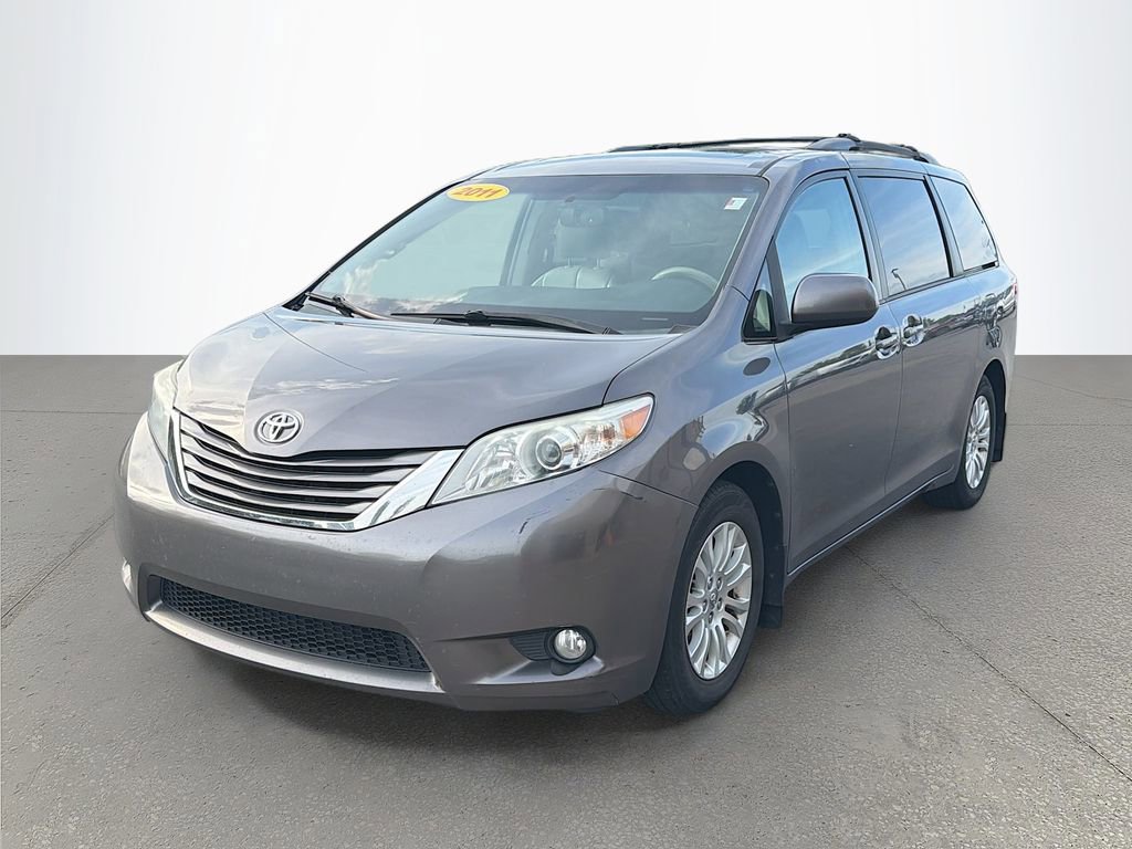 Used 2011 Toyota Sienna XLE w/ Entertainment Pkg FWD image 8