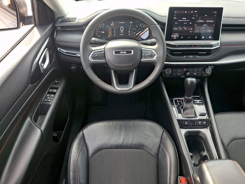 Used 2022 Jeep Compass Trailhawk image 10