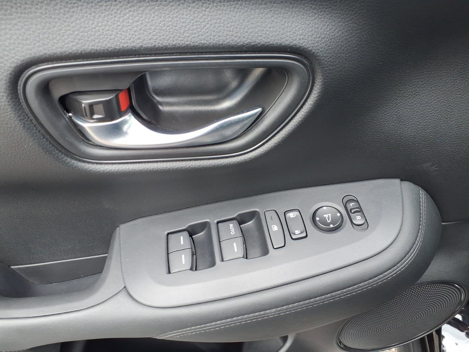 Used 2024 Honda HR-V LX image 13