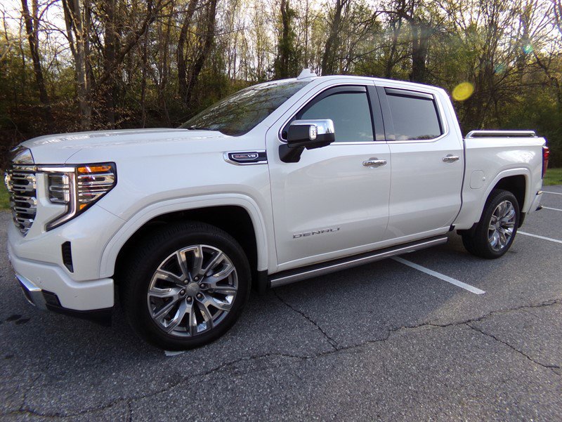 Used 2025 GMC Sierra 1500 Denali image 1