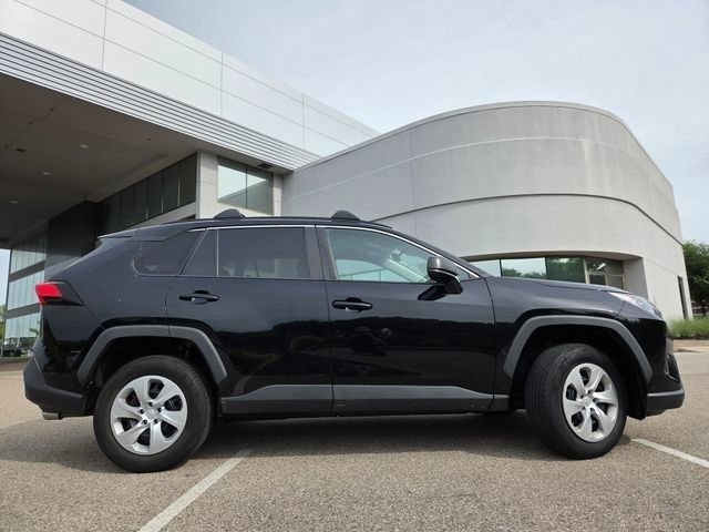 Used 2019 Toyota RAV4 LE FWD image 27