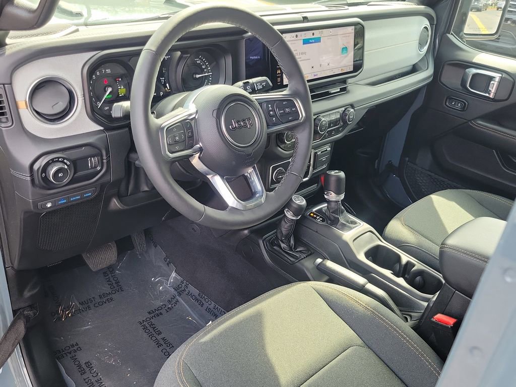 Certified 2025 Jeep Wrangler Unlimited Sahara w/ Safety Group AWD/4WD image 16