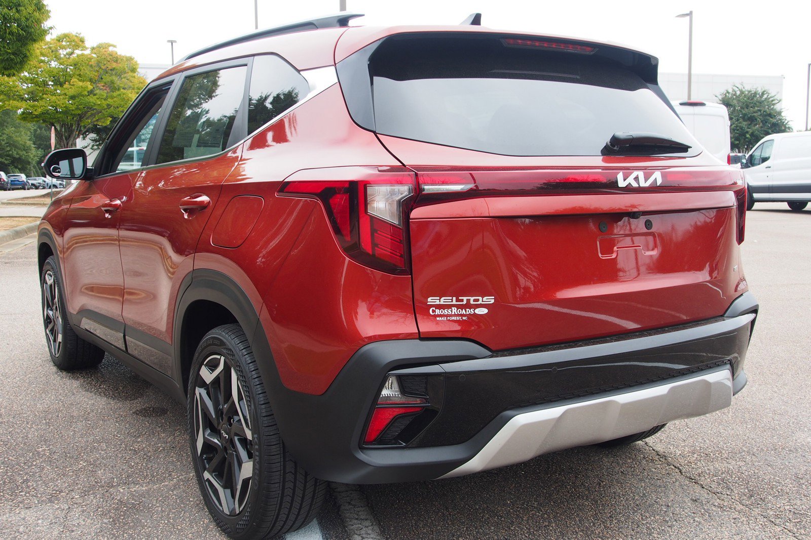 Used 2025 Kia Seltos SX w/ SX Sunroof Package image 5