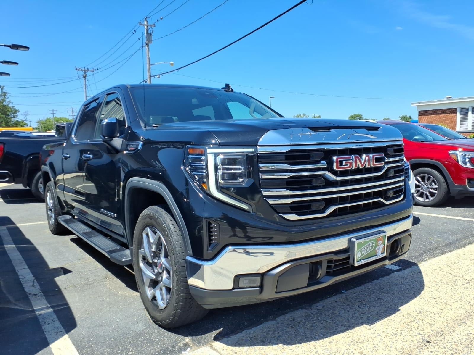 Used 2023 GMC Sierra 1500 SLT w/ SLT Premium Package AWD/4WD image 3