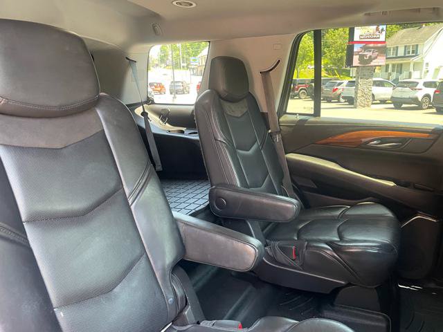 Used 2015 Cadillac Escalade Premium AWD/4WD image 31