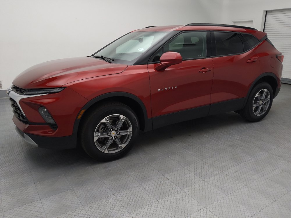 Used 2024 Chevrolet Blazer LT w/ Convenience Package FWD image 2