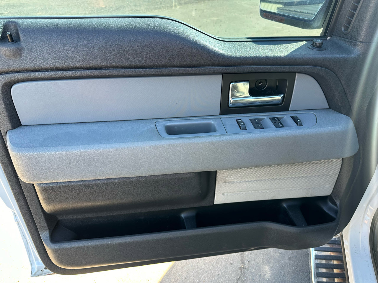 Used 2014 Ford F150 XLT w/ XTR Package image 13