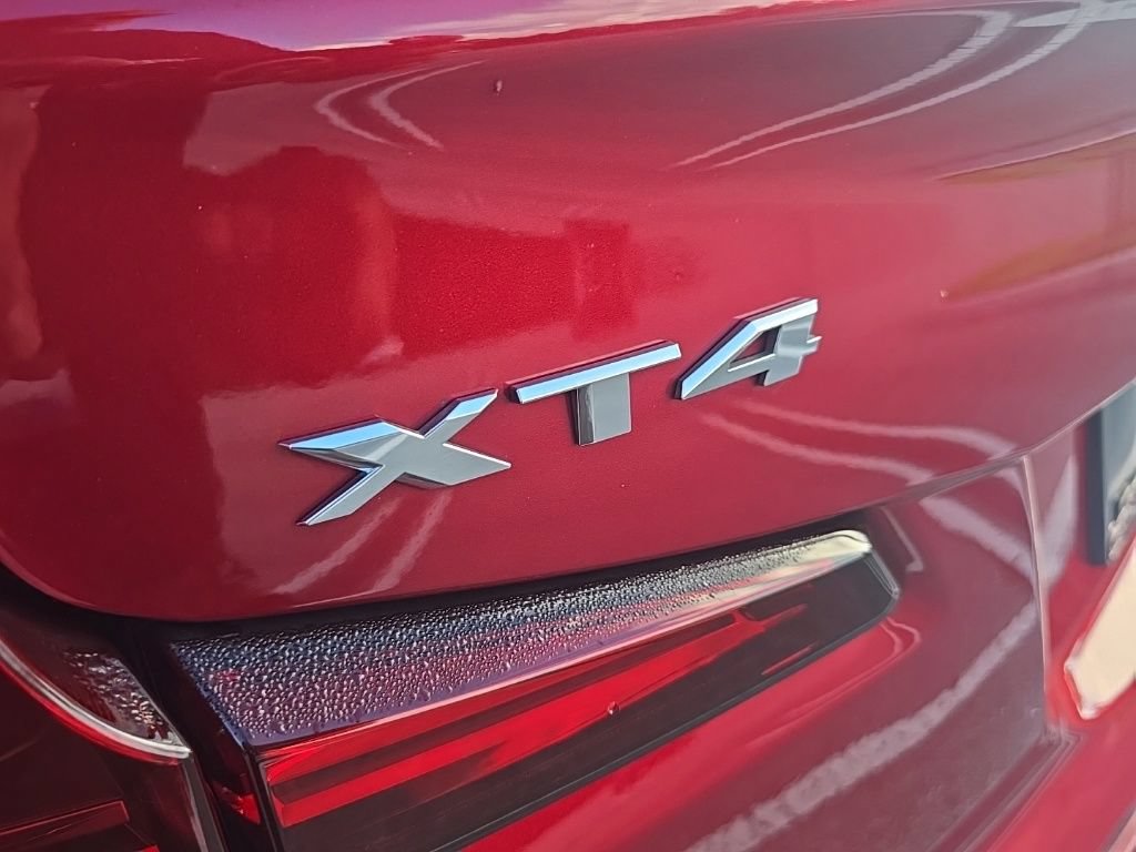 Used 2020 Cadillac XT4 Luxury FWD image 10