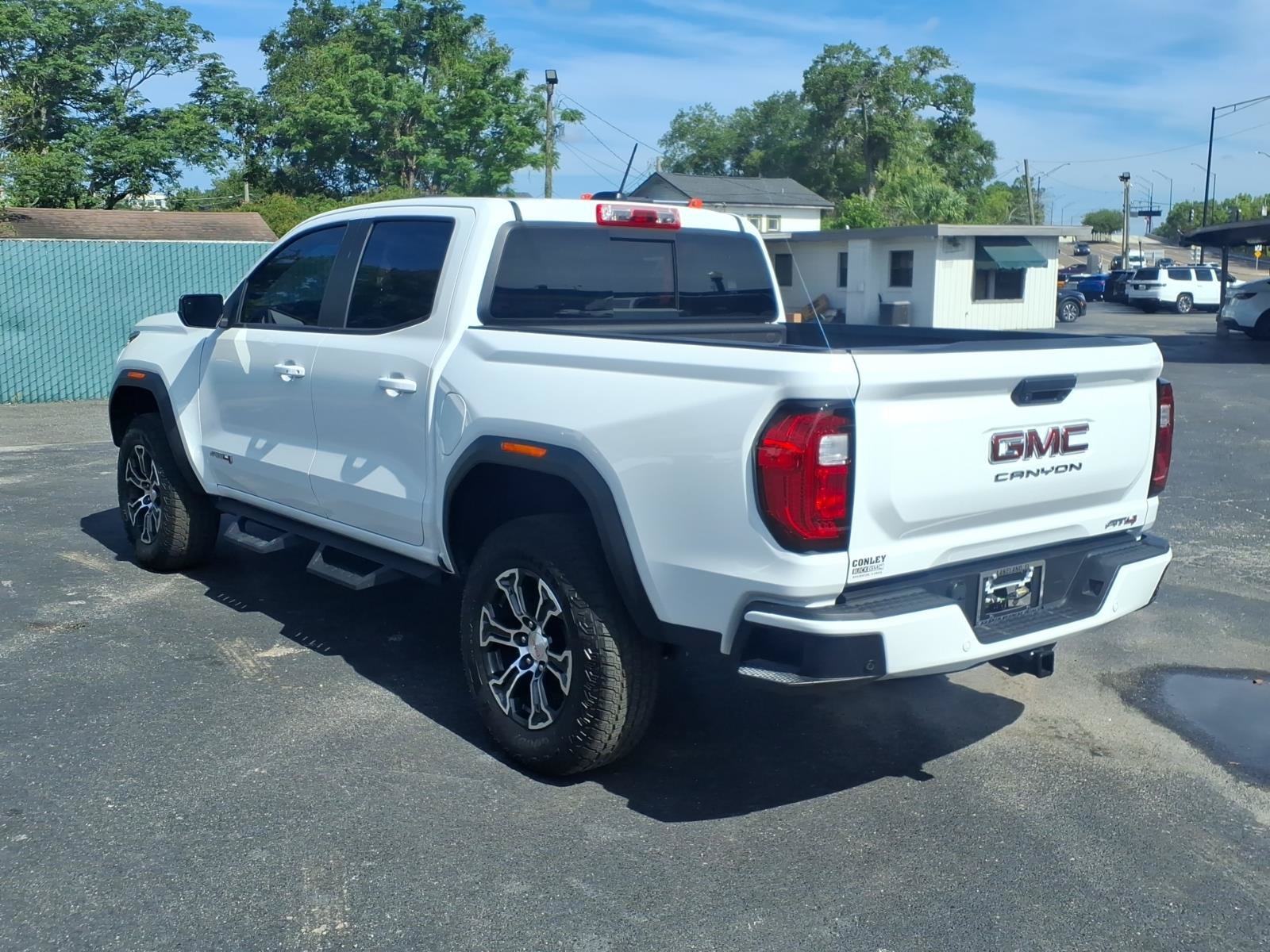 Used 2025 GMC Canyon AT4 AWD/4WD image 3