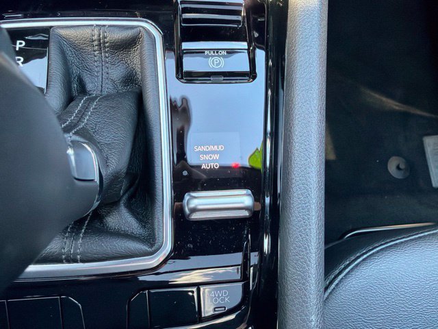 Certified 2025 Jeep Compass Limited w/ Sun & Sound Group AWD/4WD image 30