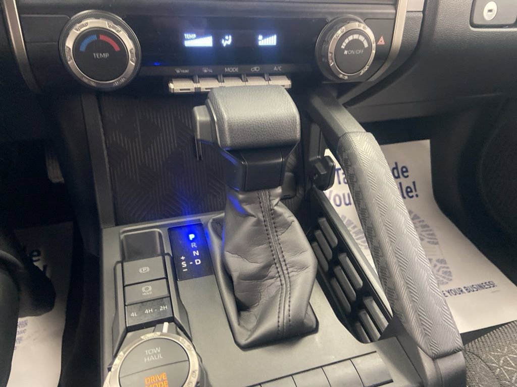 Used 2025 Toyota 4Runner SR5 AWD/4WD image 34