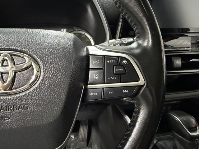 Used 2022 Toyota Highlander XLE image 18