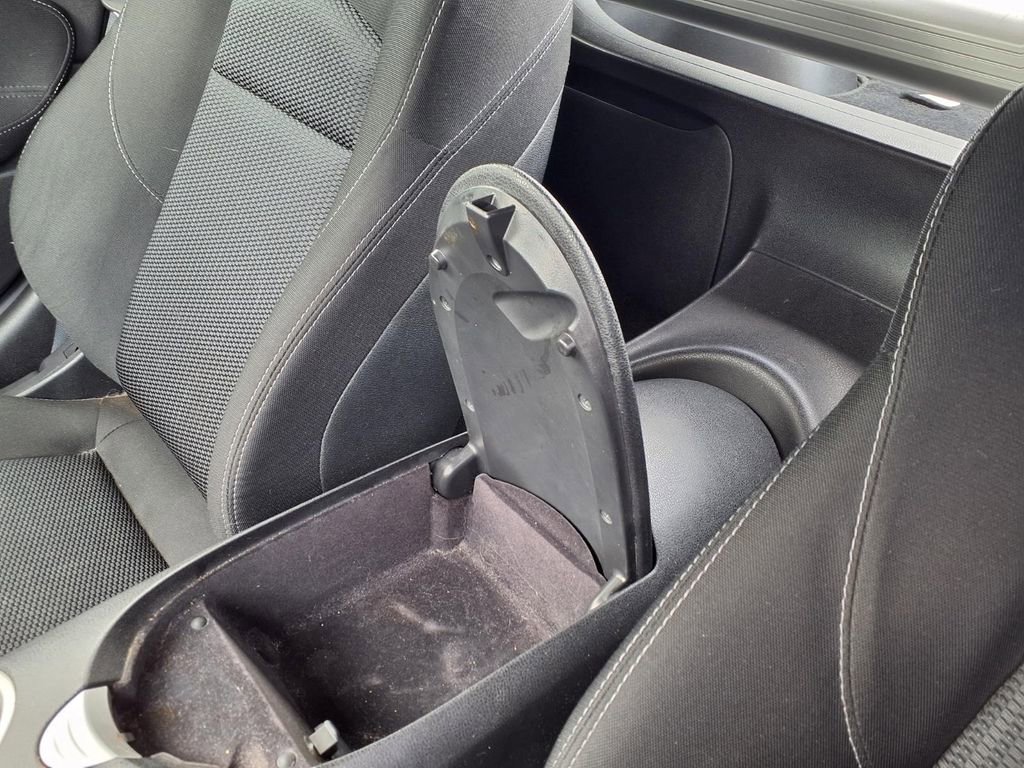 Used 2011 Nissan 370Z Coupe RWD image 12