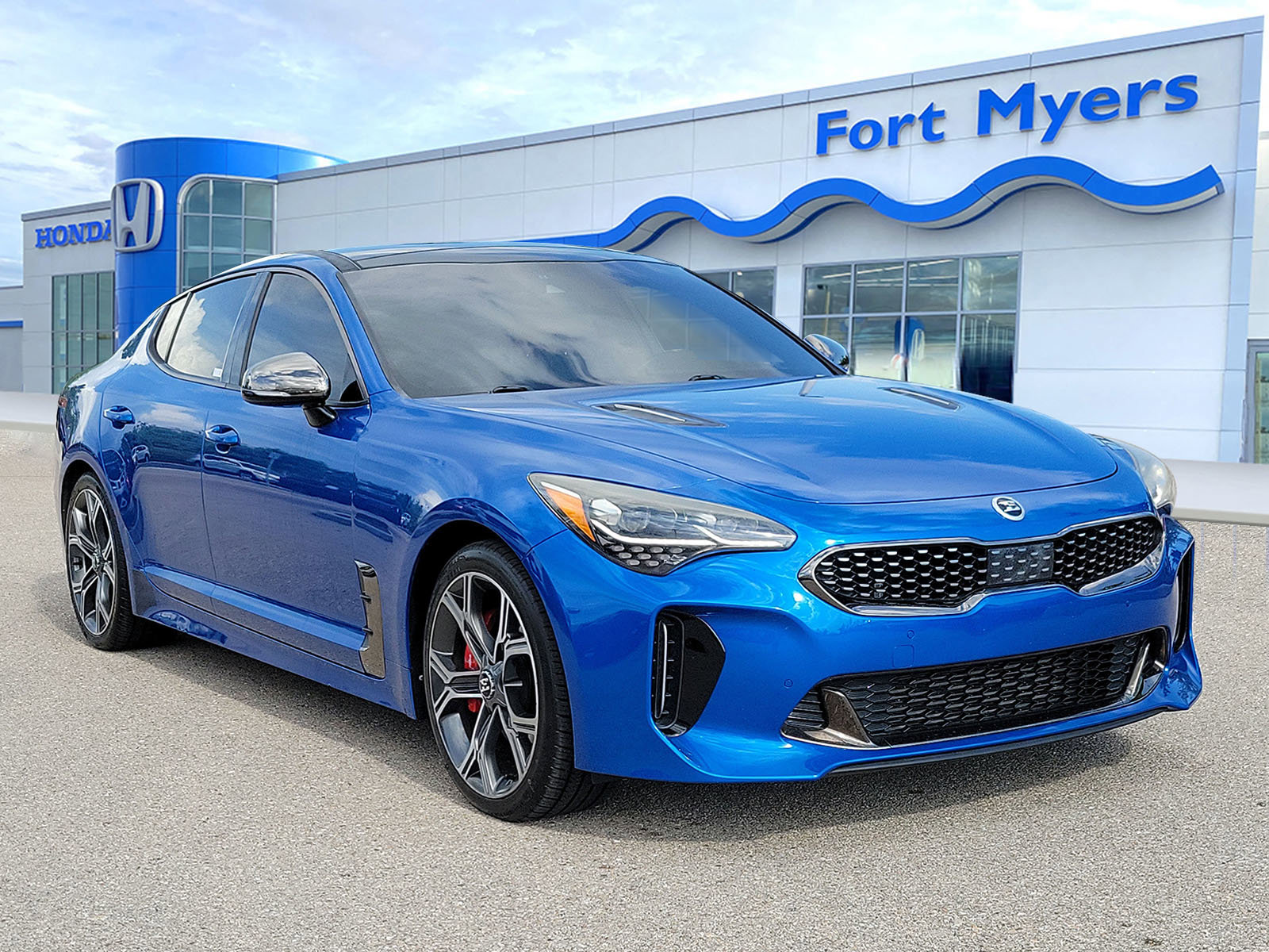 Used 2018 Kia Stinger GT2 image 1
