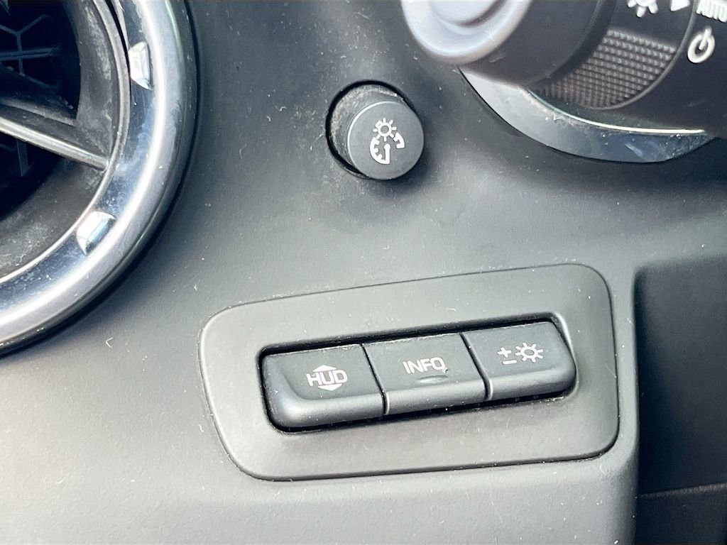 Used 2018 Chevrolet Camaro SS RWD image 10