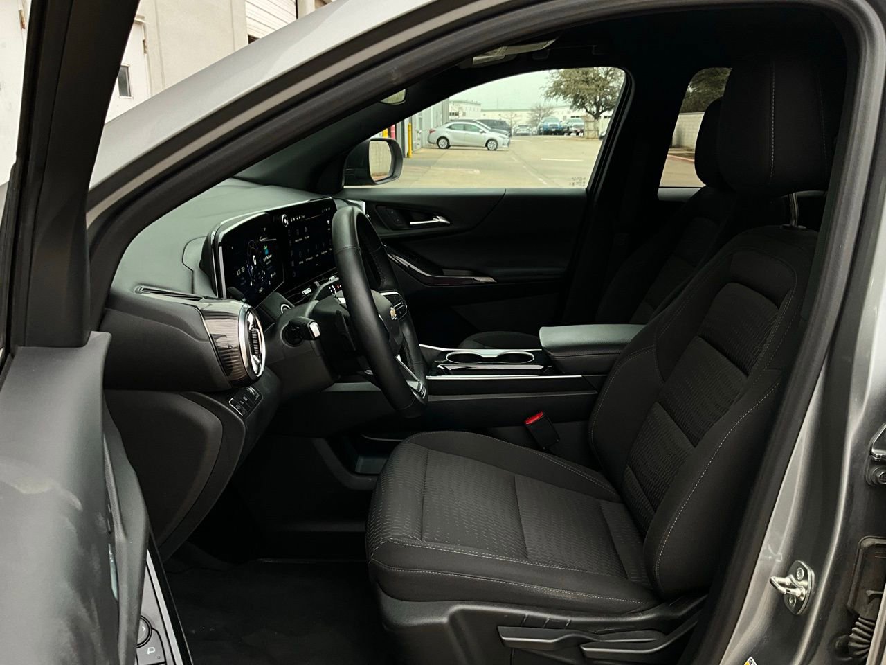 Used 2025 Chevrolet Equinox LT image 10