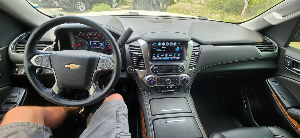 Used 2019 Chevrolet Suburban Premier AWD/4WD image 4