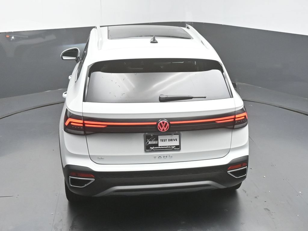New 2026 Volkswagen Taos SE FWD image 45