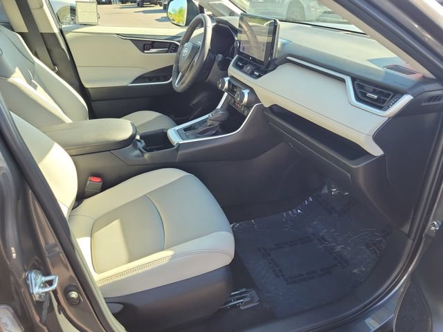 Used 2023 Toyota RAV4 XLE Premium AWD/4WD image 20