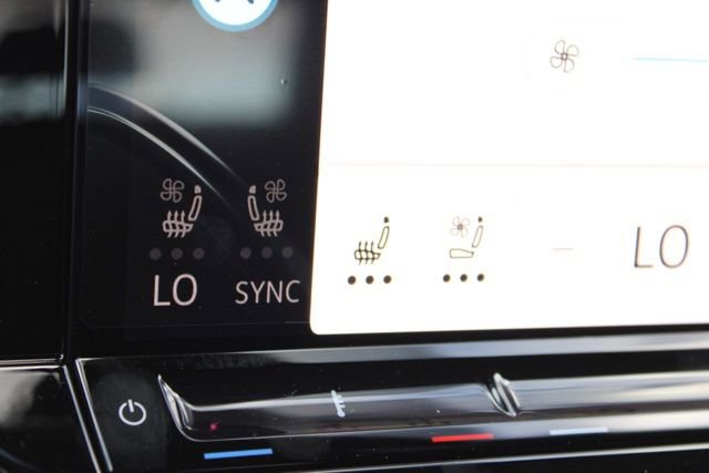 New 2026 Volkswagen Atlas Cross Sport SE image 24